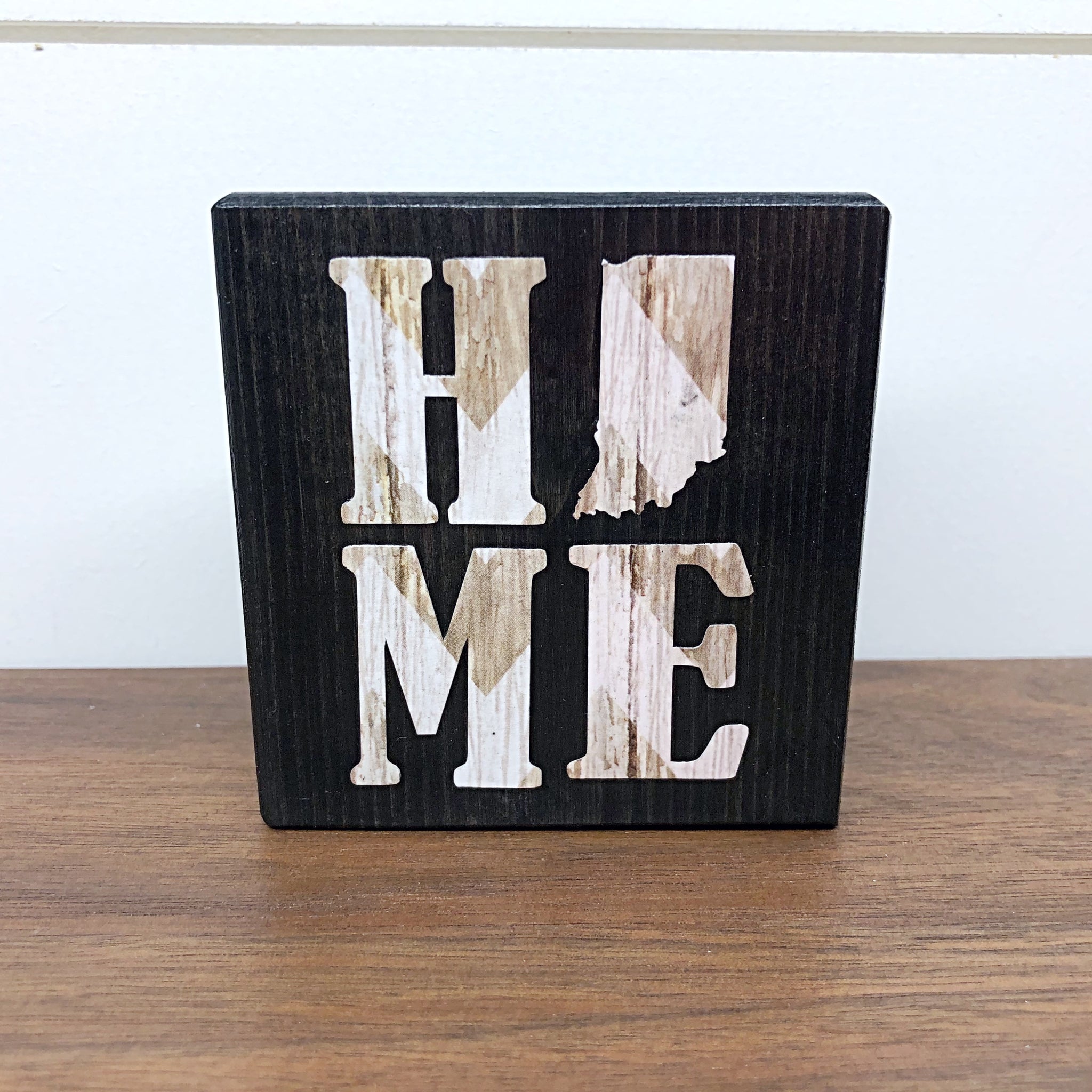 Indiana Home White Woodgrain Chevron Shelf Sign, 3 Inch Block for Tiered Tray Decor